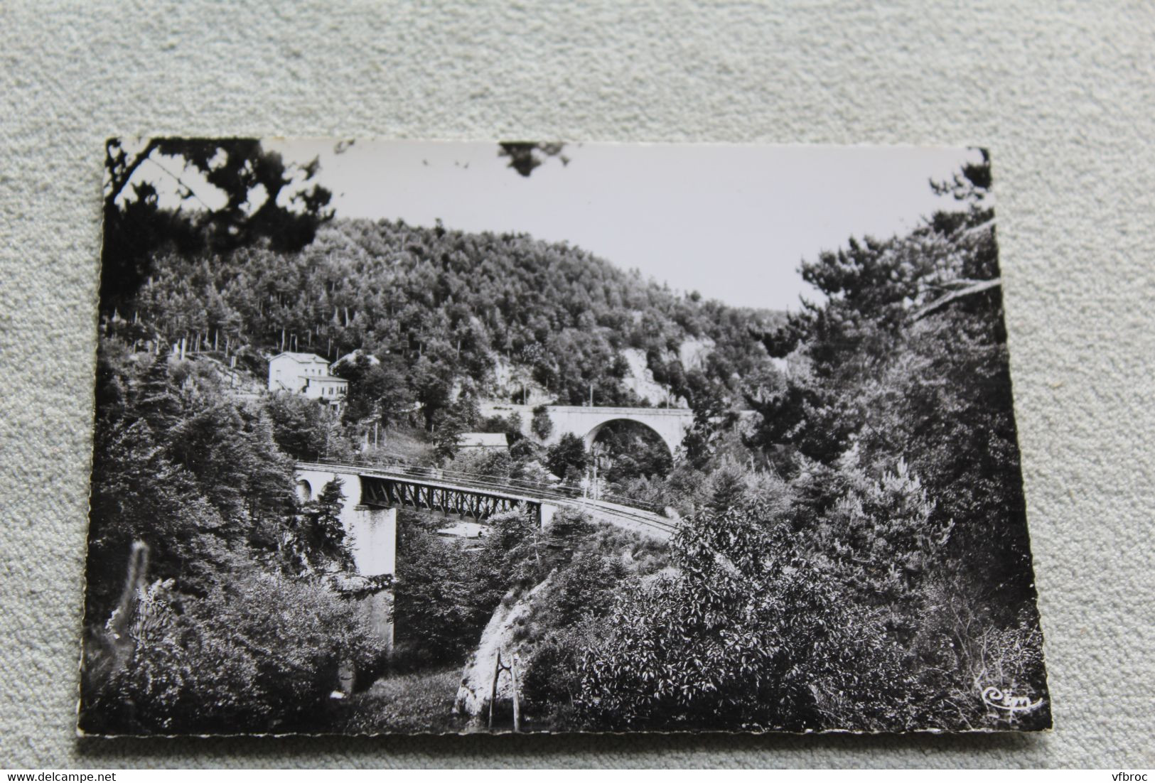 Cpm 1968, Yssingeaux, pont de l'enceinte, l'hostellerie du Lignon, haute Loire