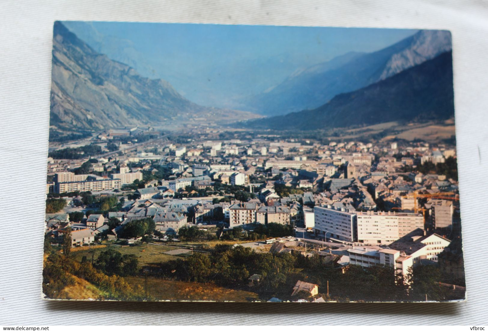 Cpm 1973, Saint Jean de Maurienne, vue générale depuis la chapelle de Bonne Nouvelle, Savoie 73