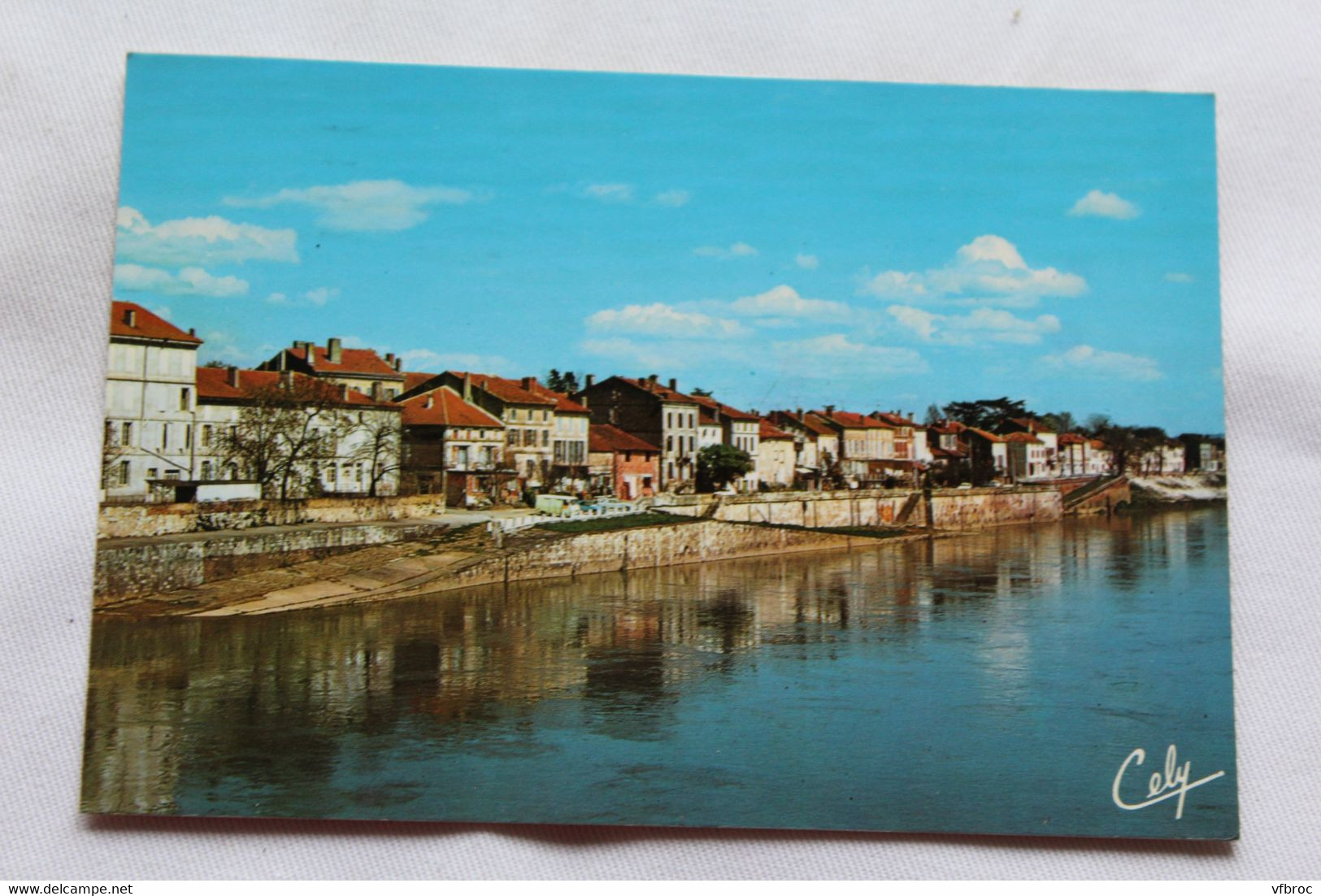 Cpm 1981, Lamagistère, les quais, Tarn et Garonne 82