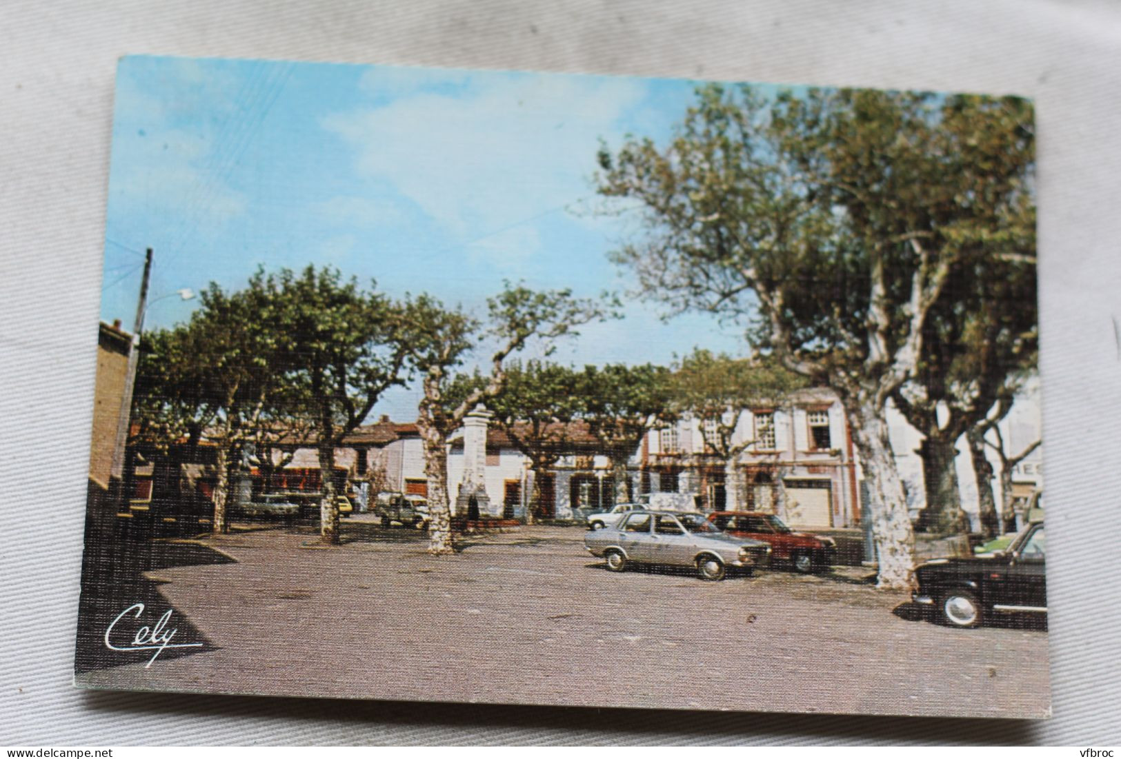 Cpm 1985, Albias, la place, Tarn et Garonne 82