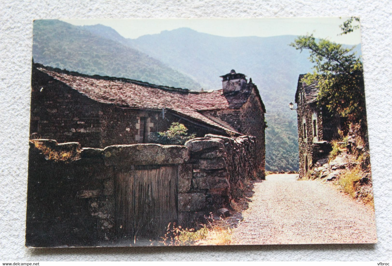 Cpm 1986, village de Thines, Ardèche 07