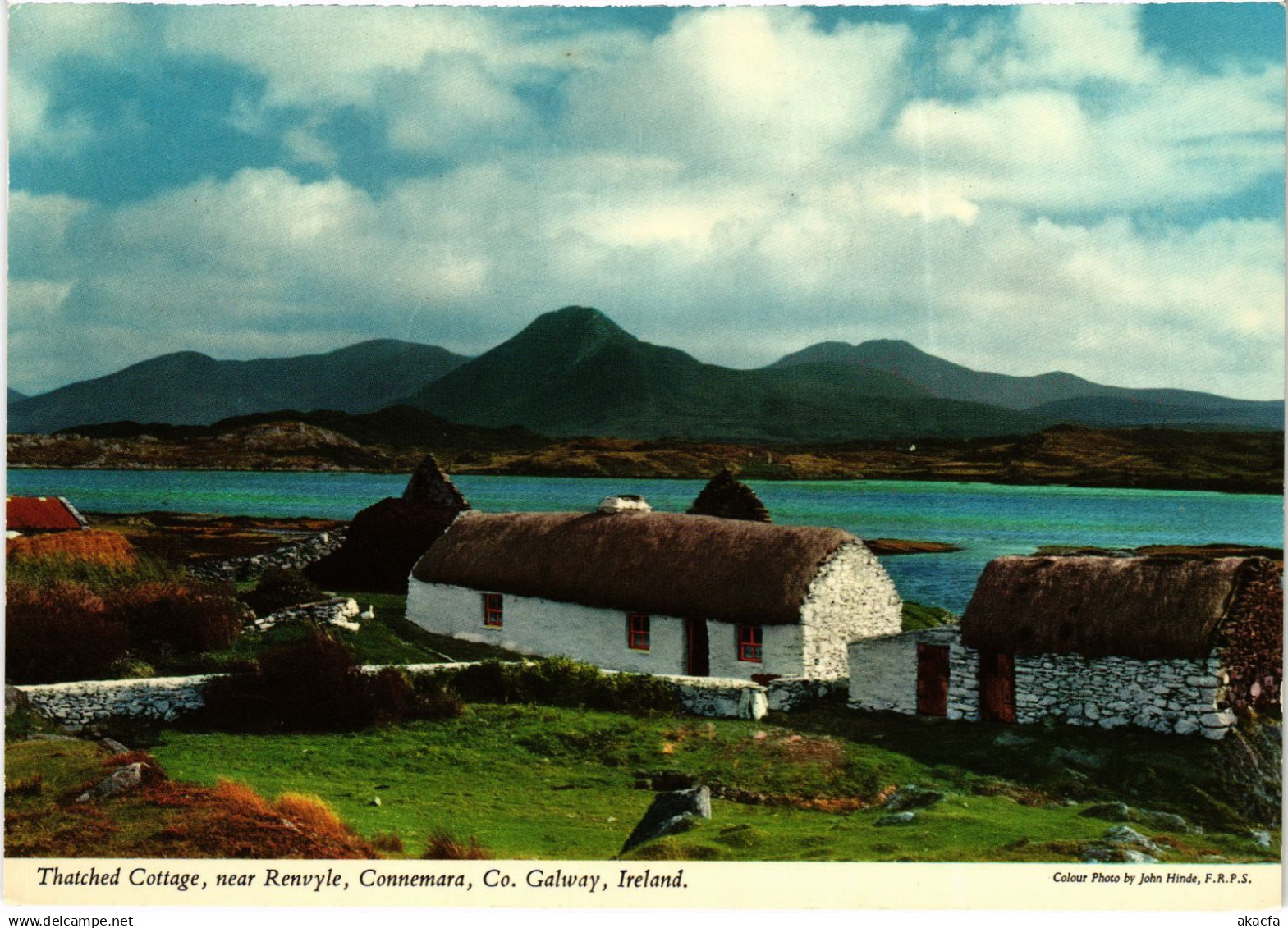 CPM AK Galway Thatched cottage IRELAND (1440790)