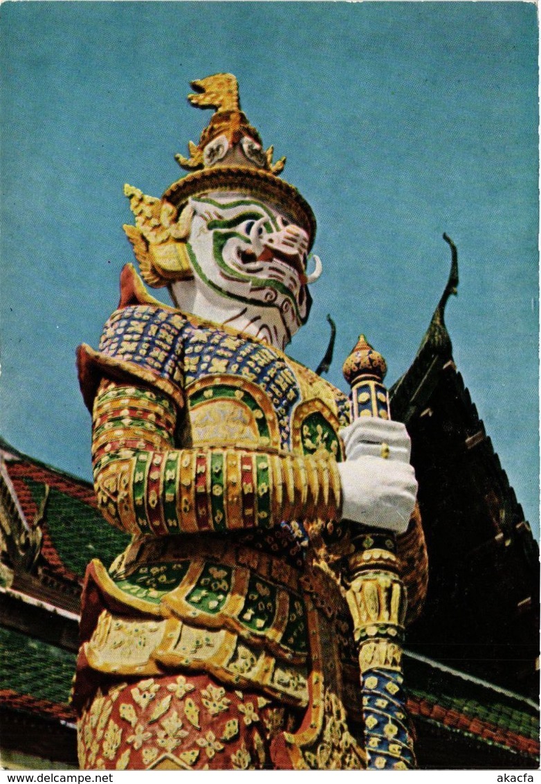 CPM AK THAILAND Thailand-Bangkok polychrome giant watcher at entrance (344666)