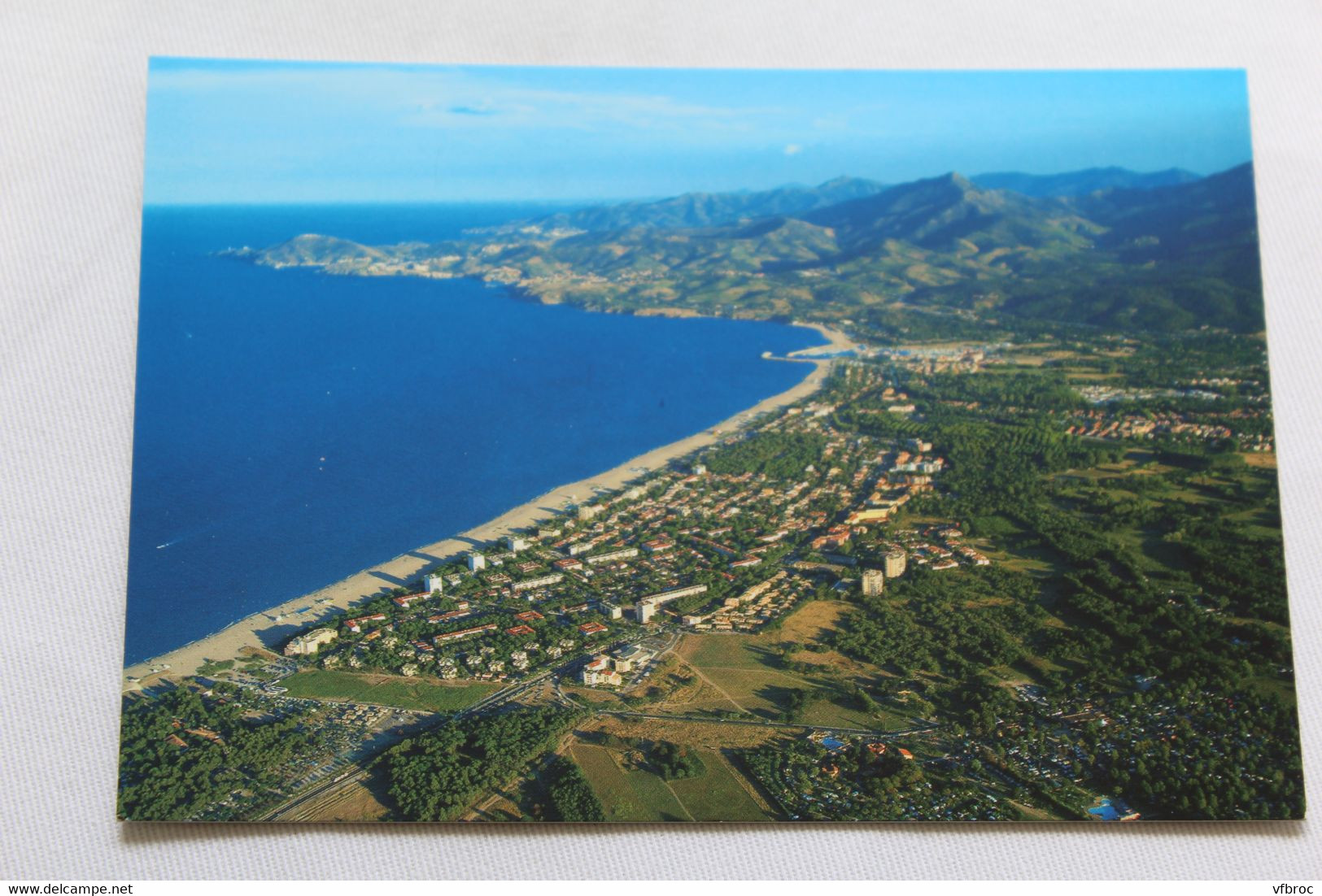 Cpm, Argeles sur mer, immense plage au pied des Pyrénées, Pyrénées orientales 66