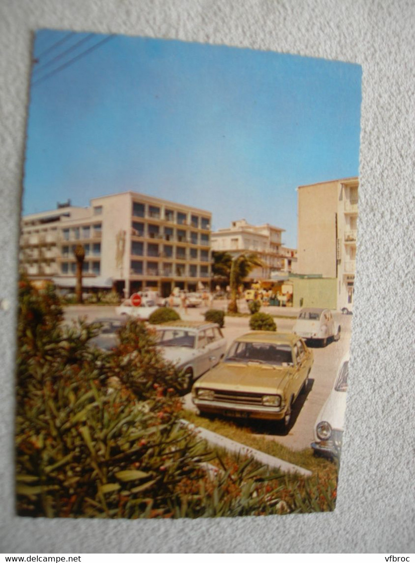 Cpm, Argelès sur mer, le rond point de la Sardane, Pyrénées orientales