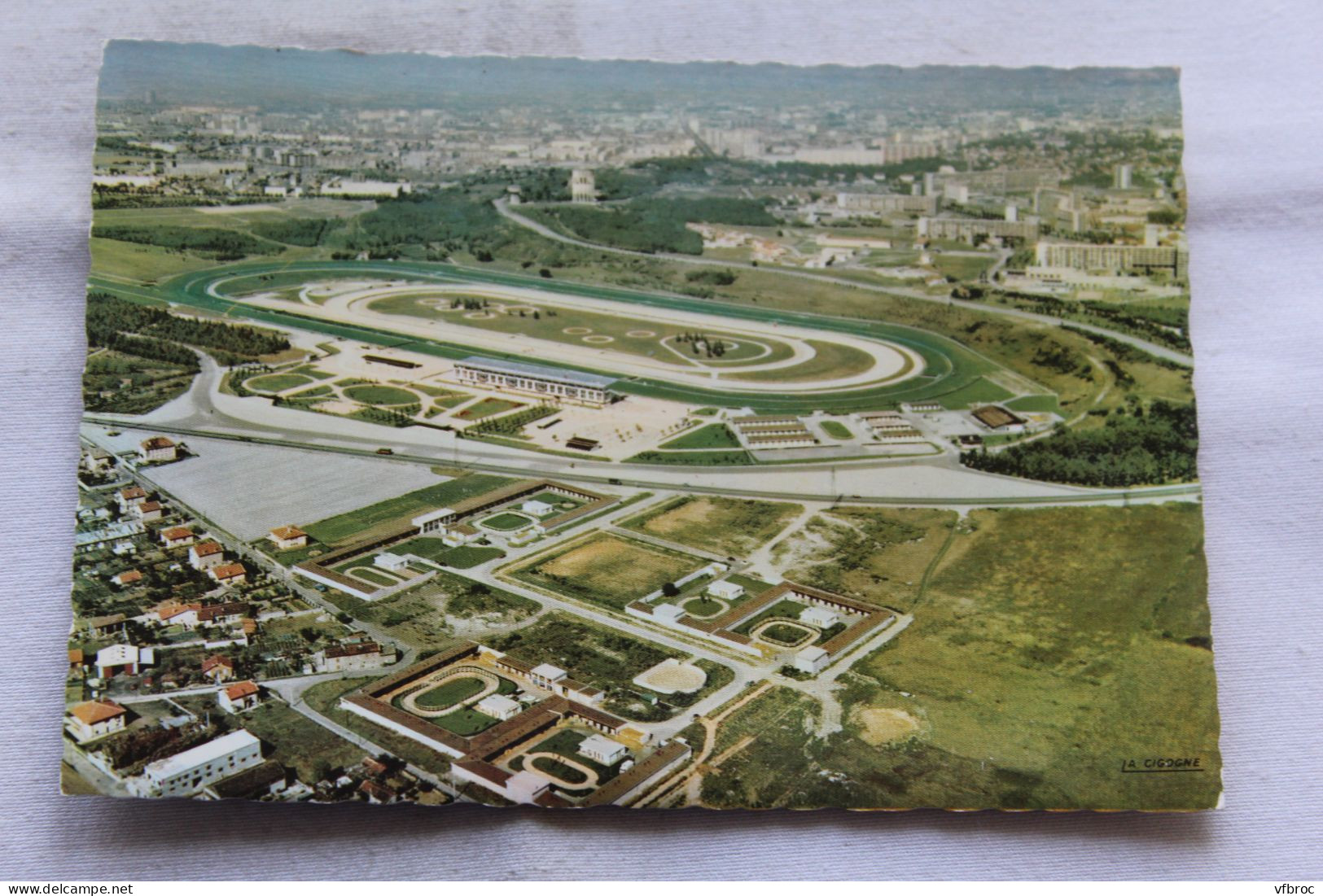 Cpm, Bron, vue générale, au premier plan l'hippodrome, Rhône 69