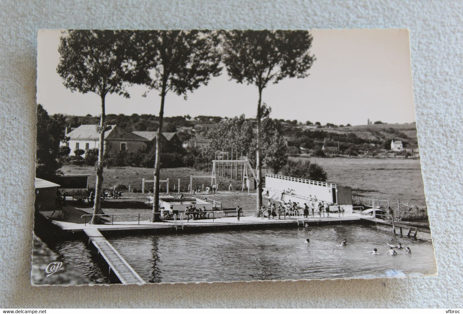 Cpm, Chateau du Loir, la piscine des cheminots Coëmont, Sarthe 72