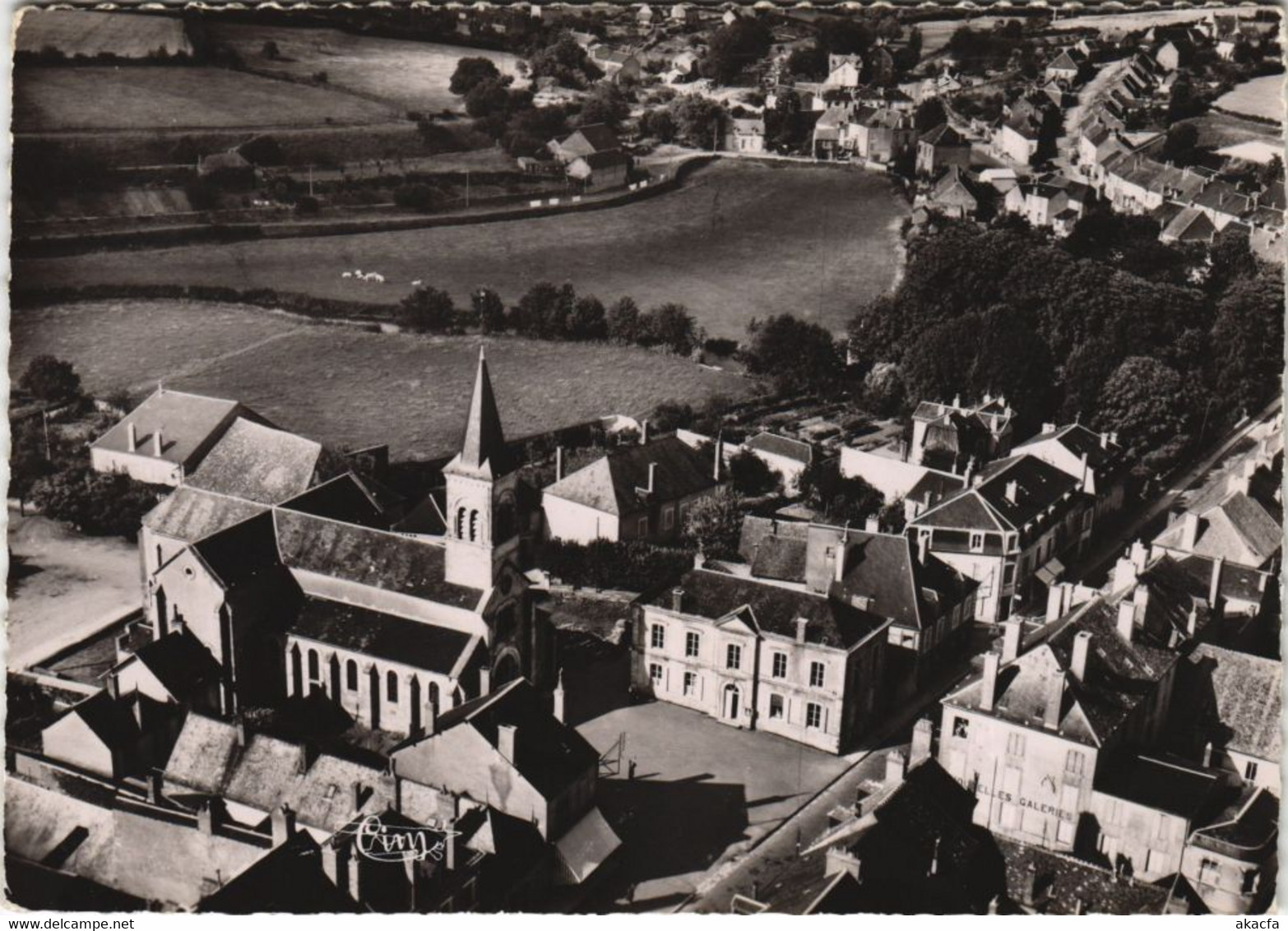 CPM CHATILLON-EN-BAZOIS vue aérienne Église (24869)