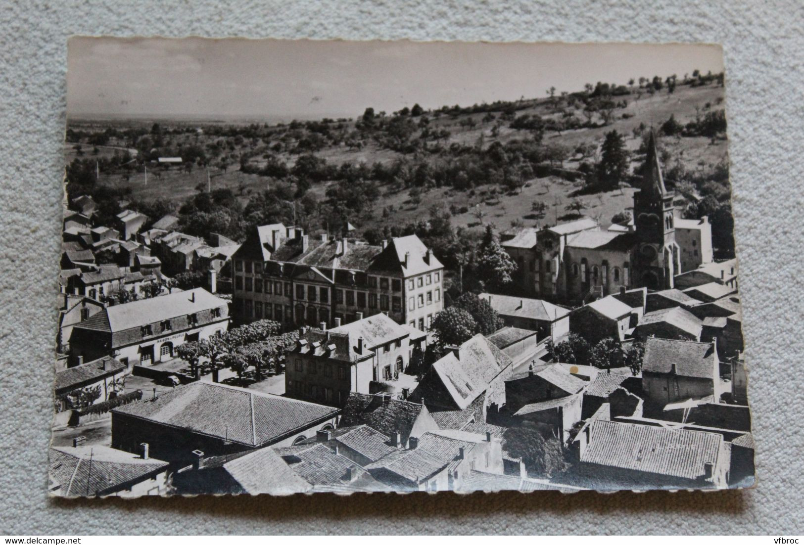 Cpm, Combronde, l'hôtel de ville et l'église, Puy de Dôme 63