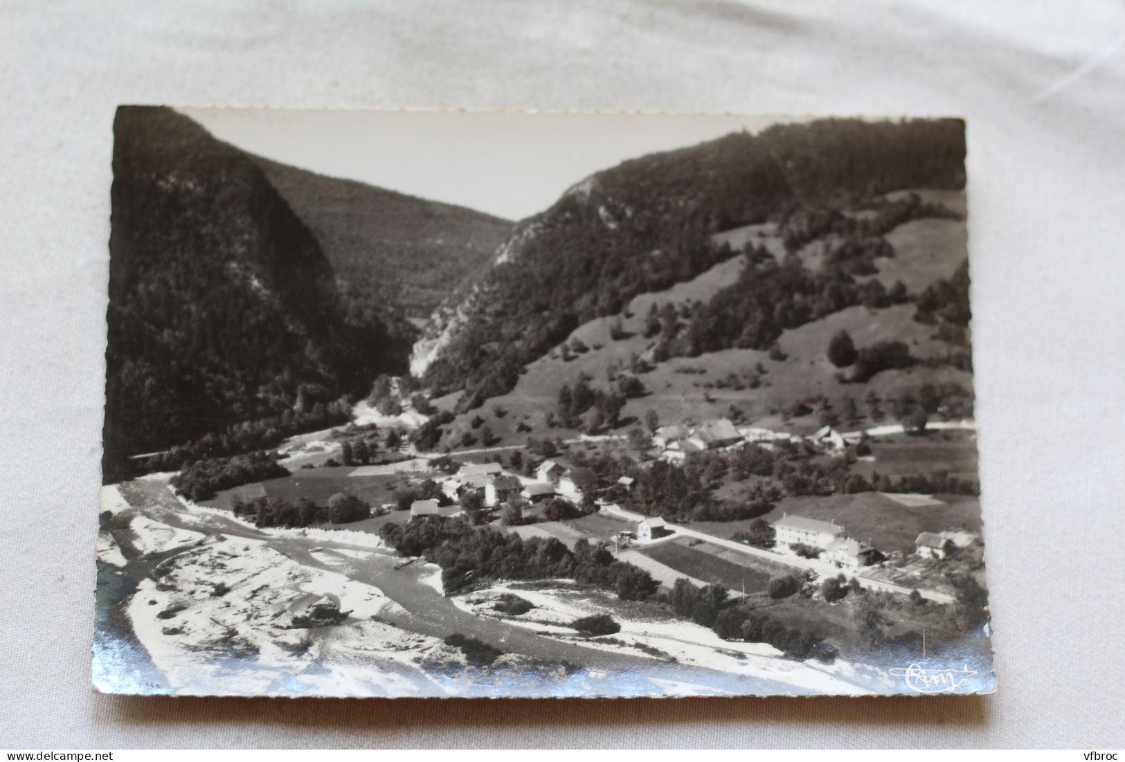 Cpm, Dingy saint Clair, l'hôtel du Fier et le défilé de Dingy, vue aérienne, Haute Savoie 74