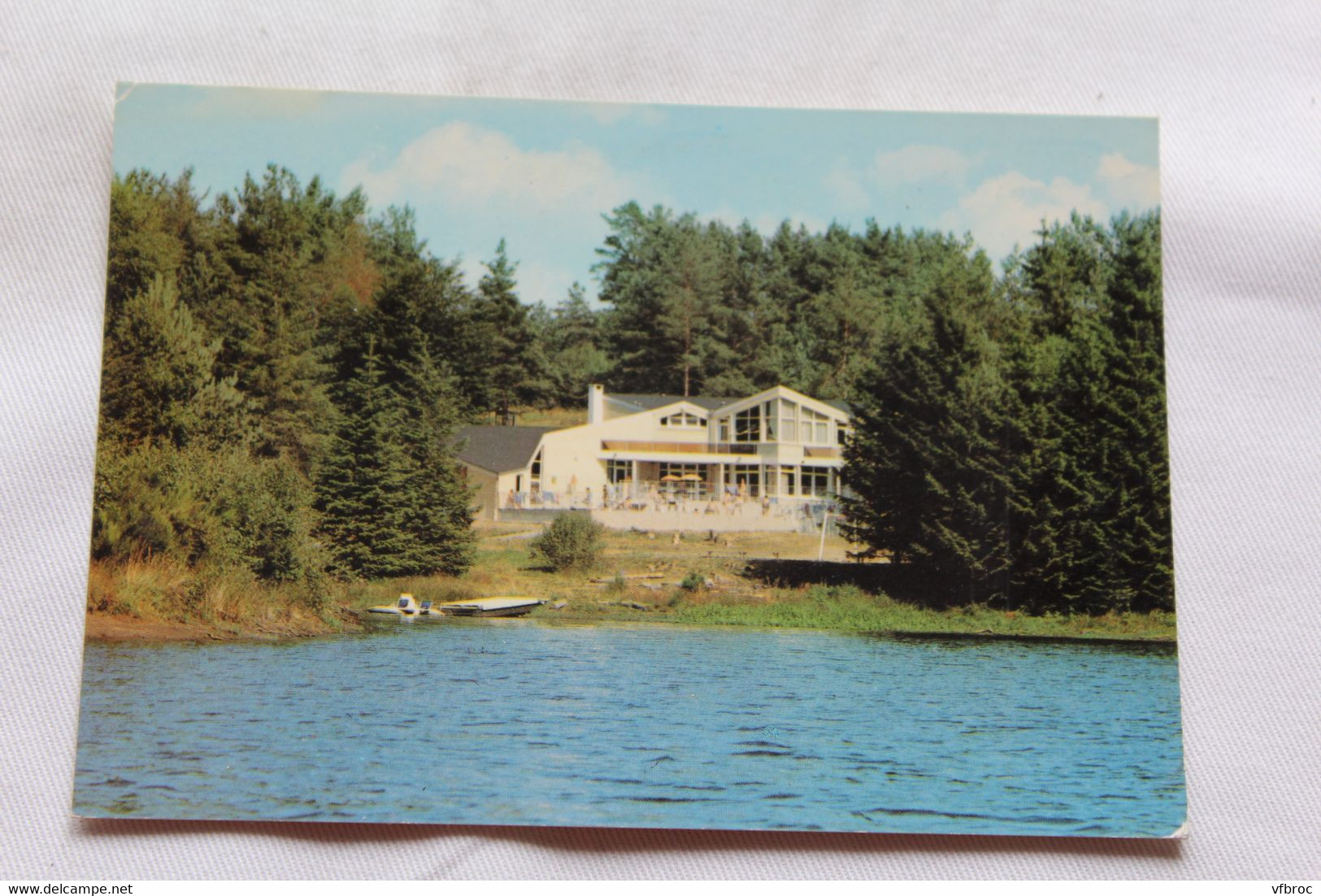 Cpm, Eygurande, le village de vacances V.A.L, le plan d'eau, Corrèze 19