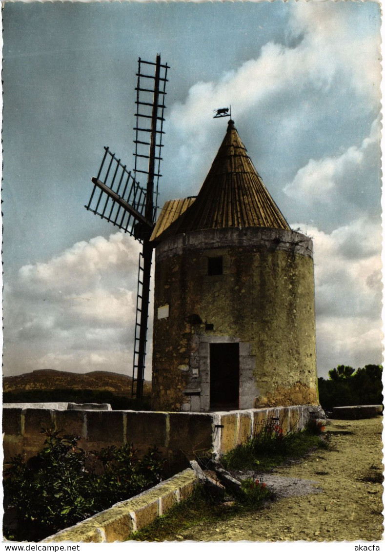 CPM Fontvieille Le Moulin de Daudet FRANCE (1377168)