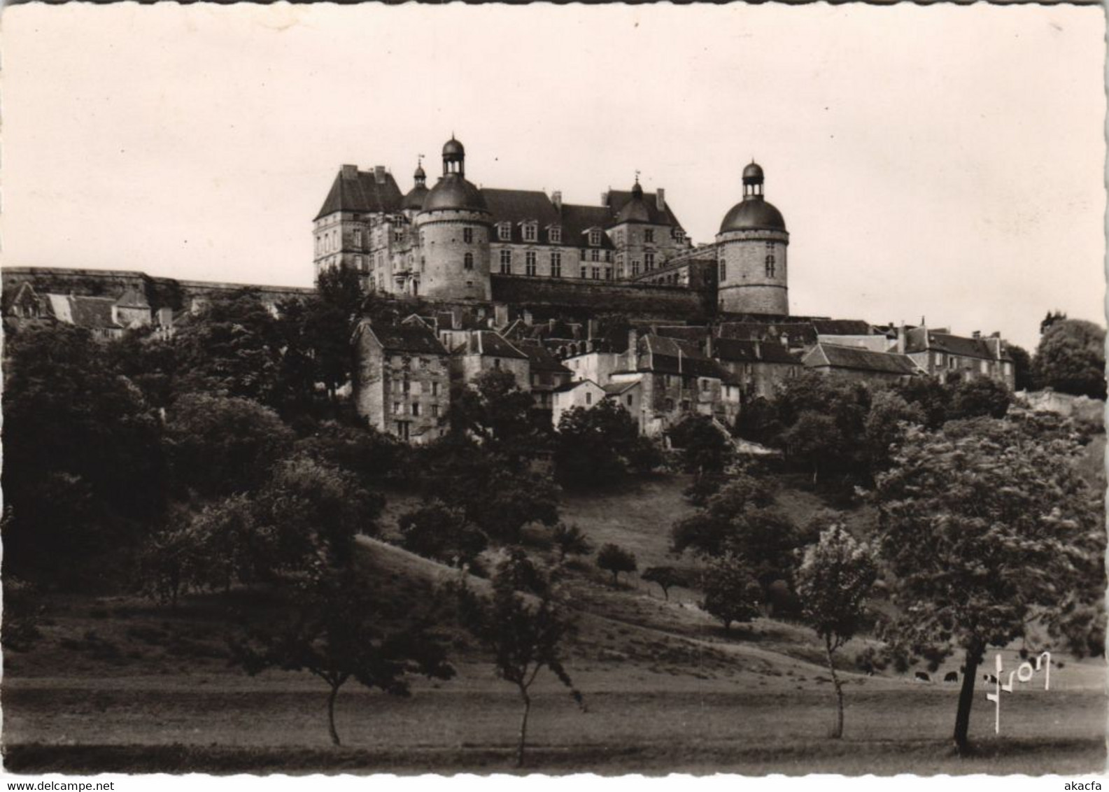 CPM Hautefort - Le Chateau (1081865)