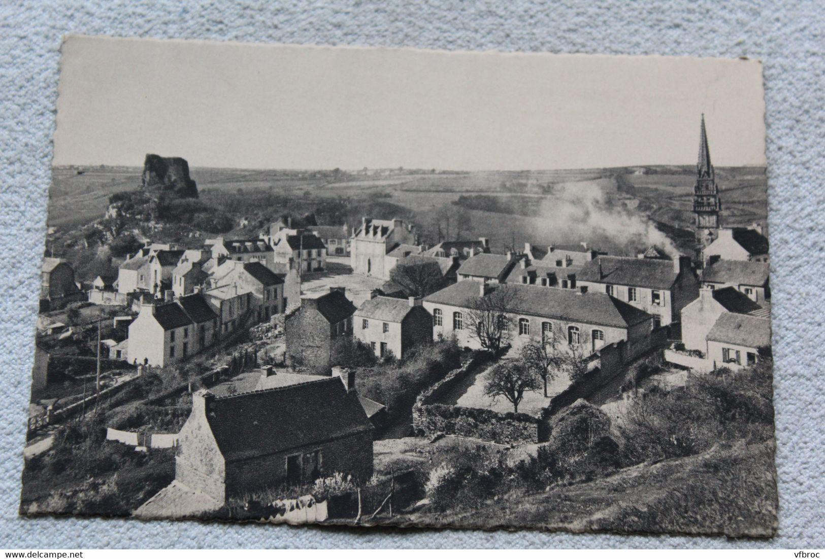 Cpm, la Roche Maurice, le bourg, Finistère 29