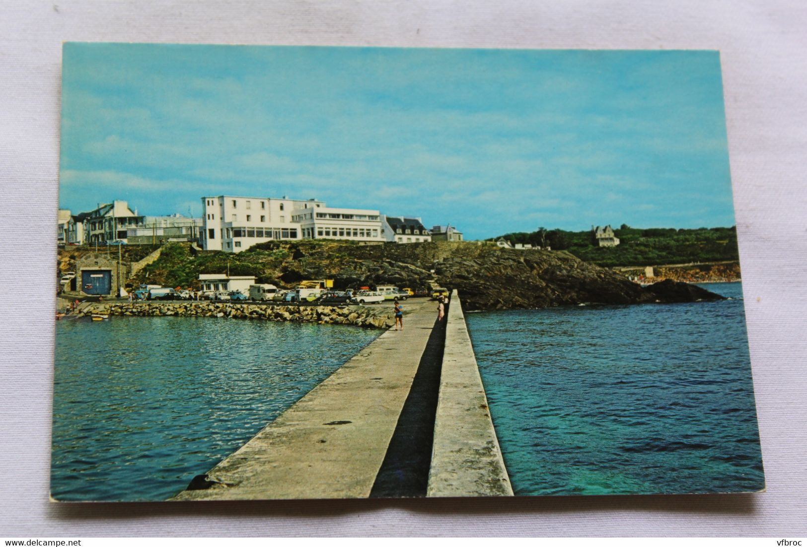 Cpm, le Conquet, le port, l'embarcadère et l'hôtel sainte Barbe, Finistère 29