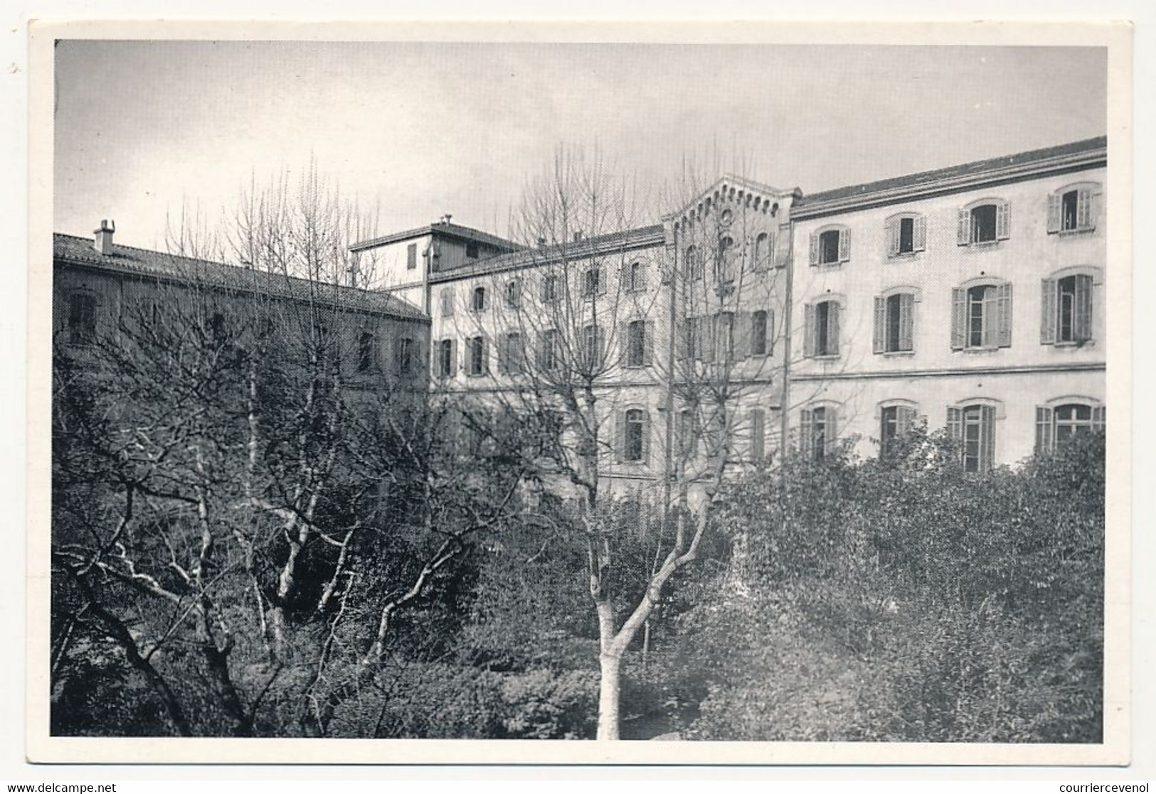 CPM - MARSEILLE (B du R) - Lycée Longchamp - Cour d'Honneur