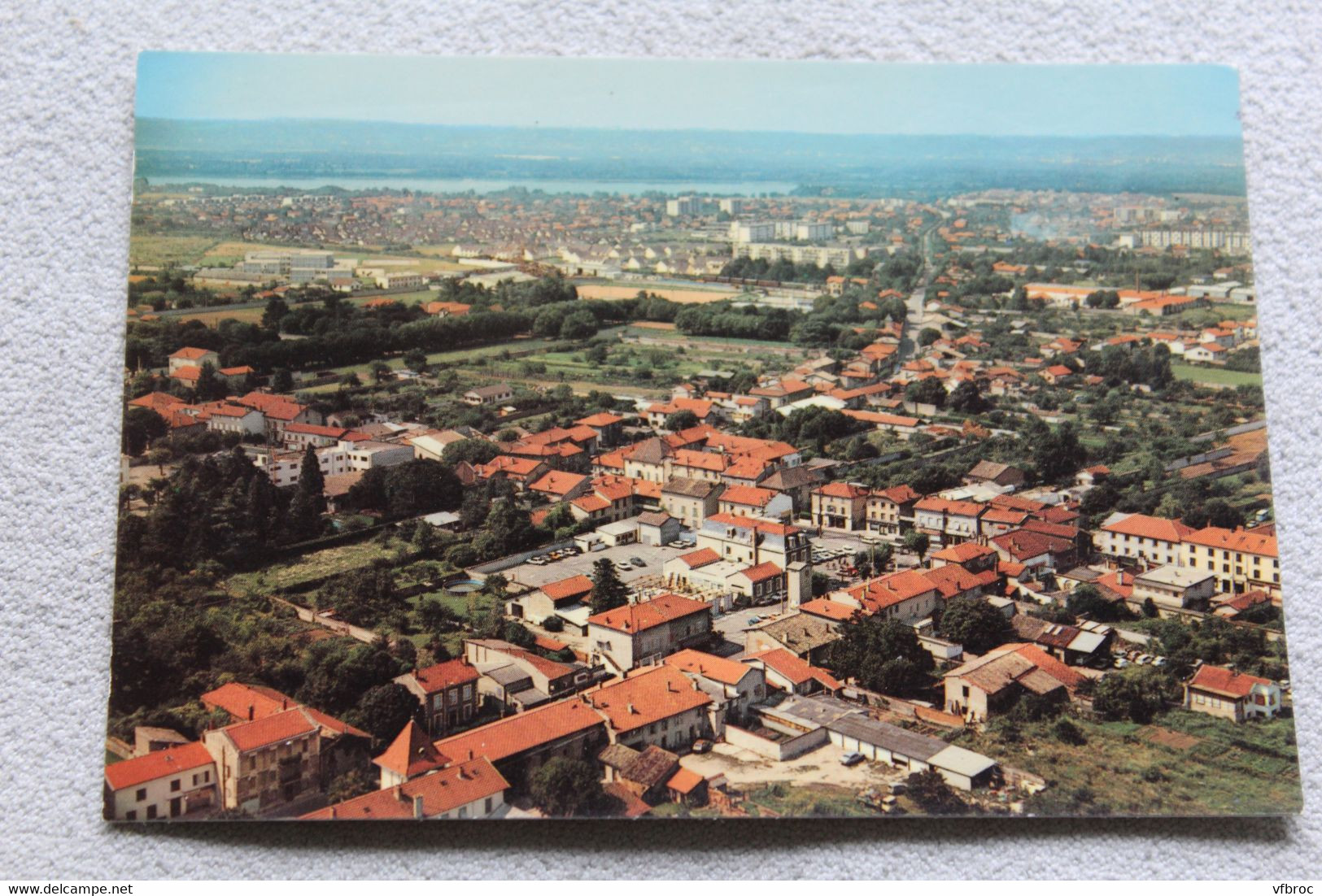 Cpm, Meyzieu, le centre ville et la mairie, Rhône 69