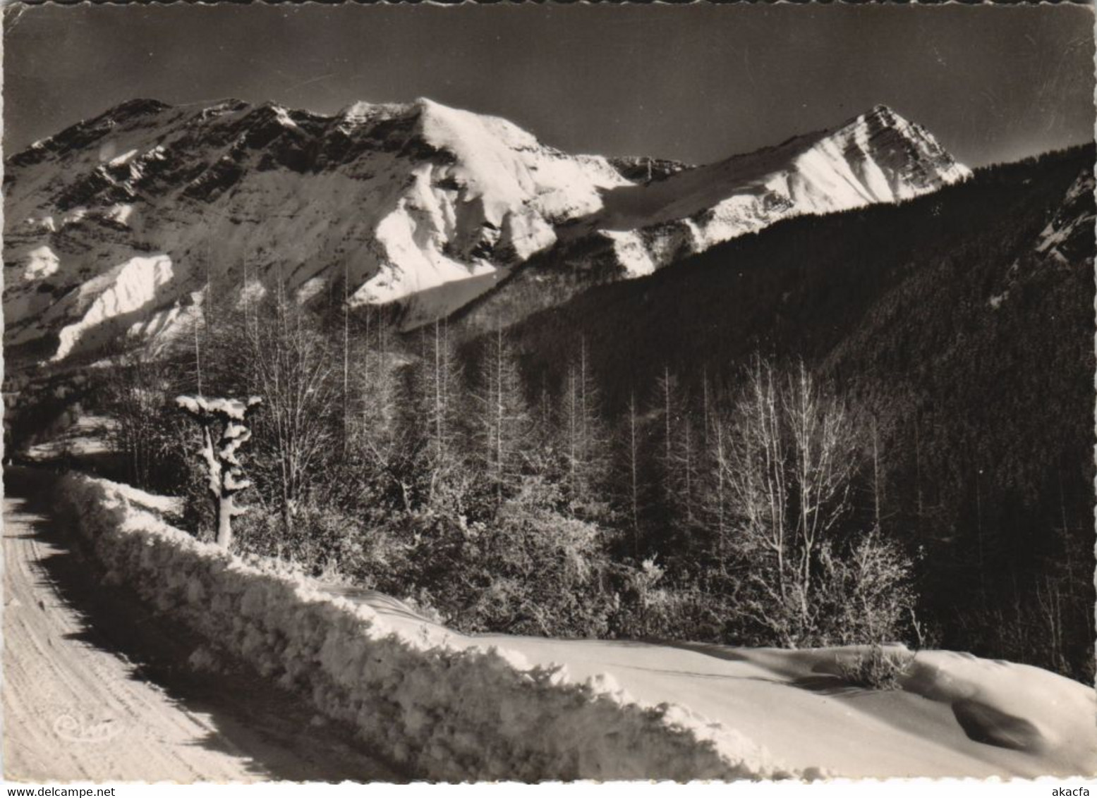 CPM ORCIERES-MERLETTE La Route d'Orcieres - Le Garabrut (1204999)