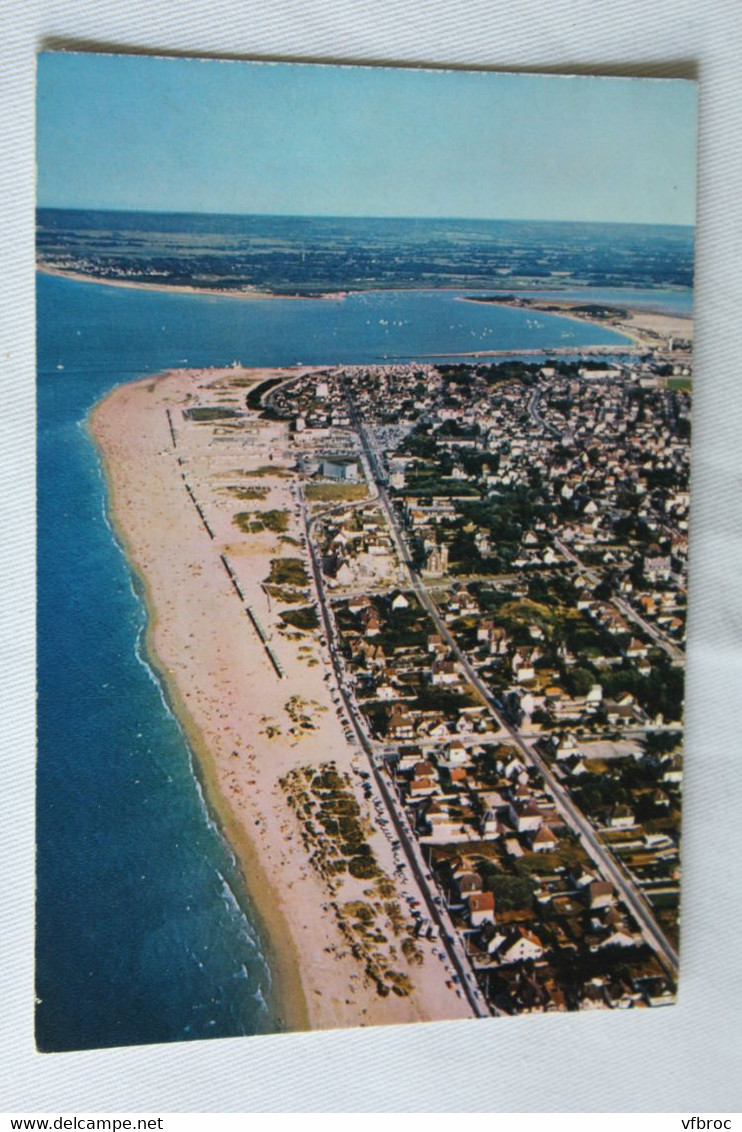 Cpm, Ouistreham Riva Bella, vue d'ensemble de la plage de Riva Bella, Calvados 14