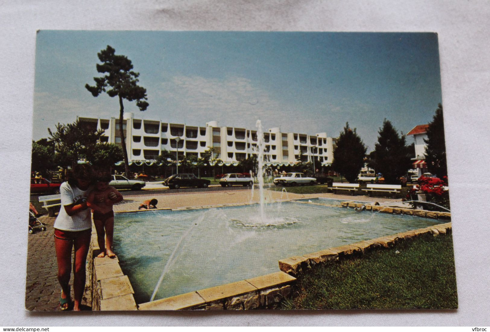 Cpm, Saint Palais sur mer, jardin public, le jet d'eau, Charente maritime 17