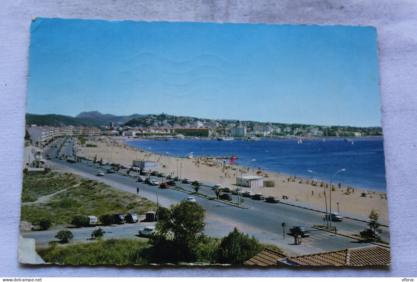 Cpm, Saint Raphael, vue d'ensemble de Frejus plage et de Saint Raphael, Var 83