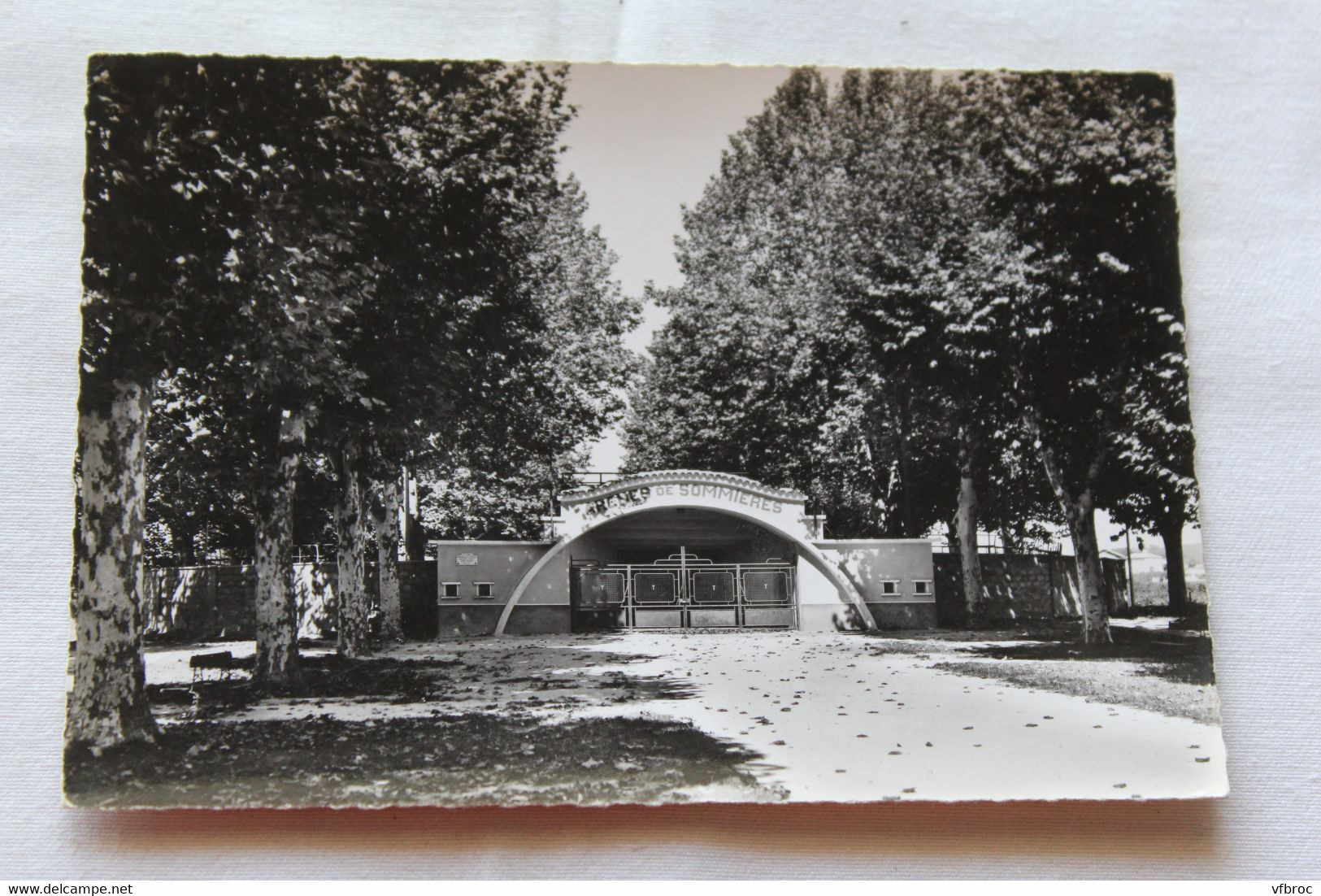 Cpm, Sommieres, les arènes, Gard 30