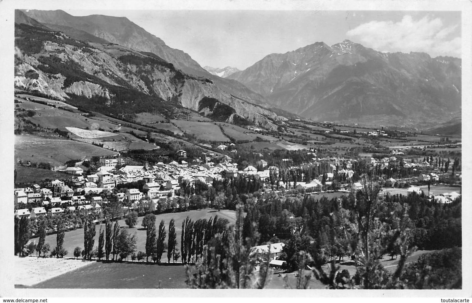 CPSM 04  BARCELONNETTE VUE GENERALE