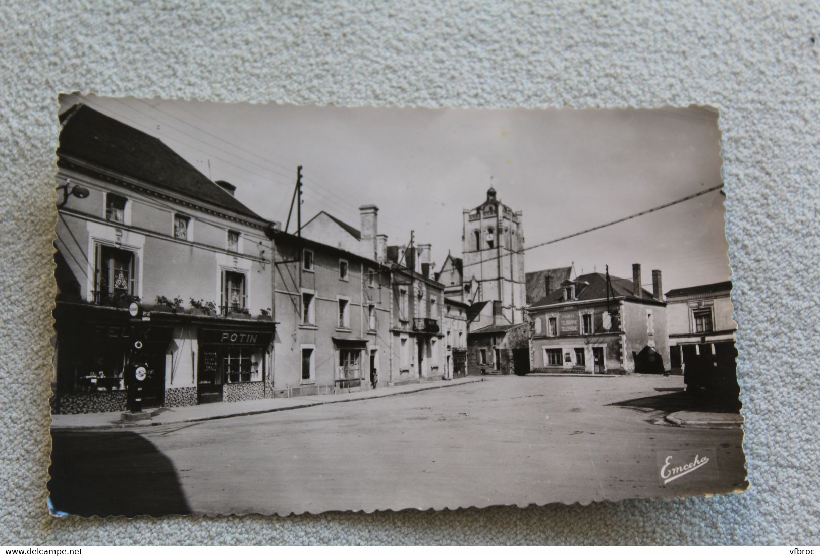 Cpsm 1953, Oiron, place de l'église, deux Sèvres 79