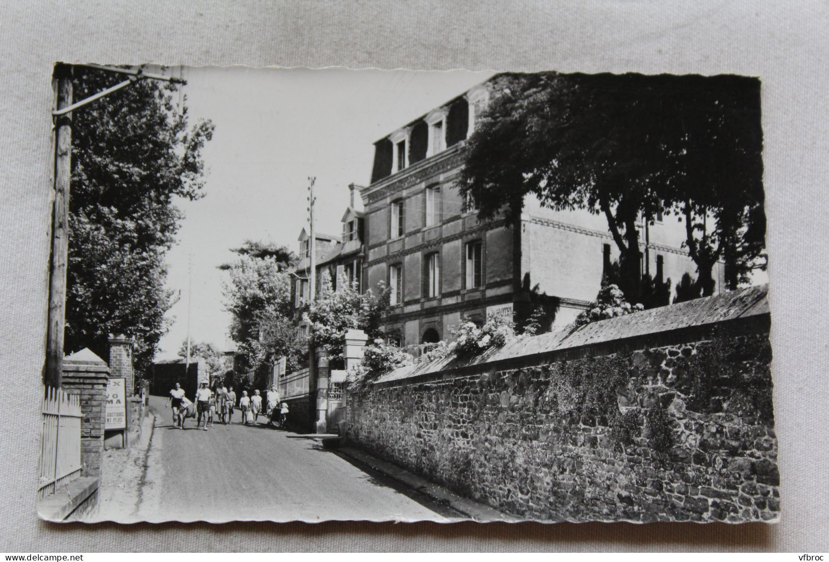 Cpsm 1968, Saint Pair sur mer, rue saint Michel, Manche 50