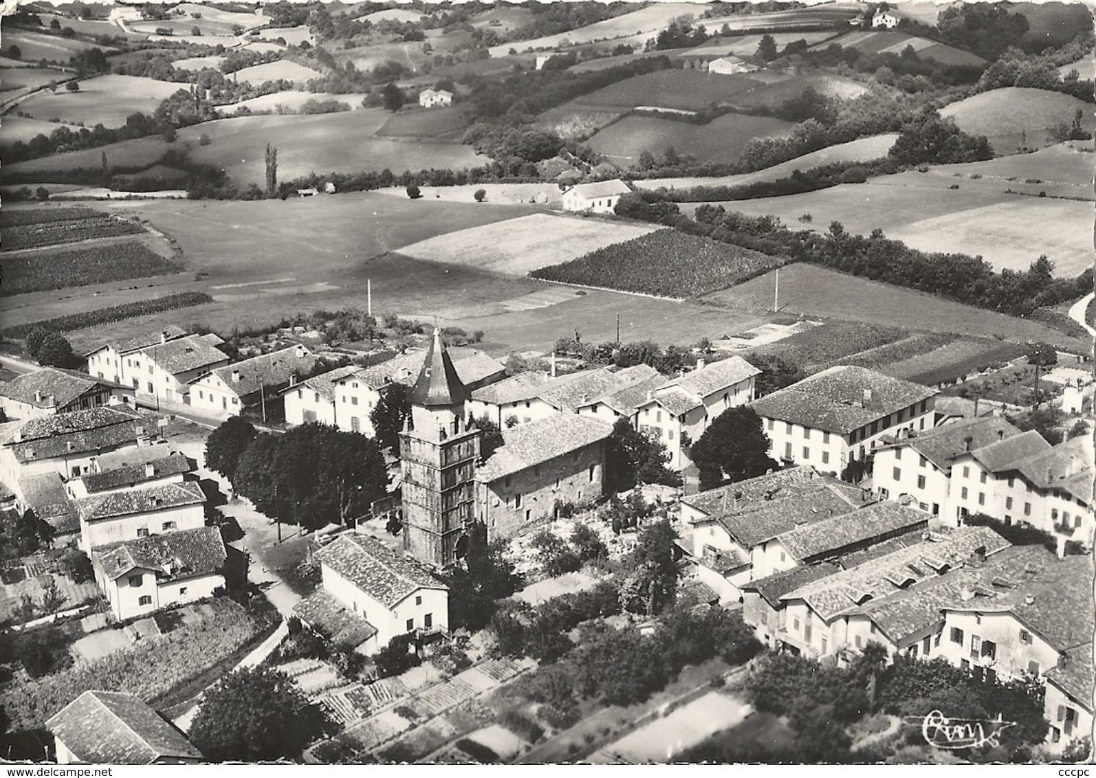 CPSM Ainhoa vue panoramique aérienne l'Eglise