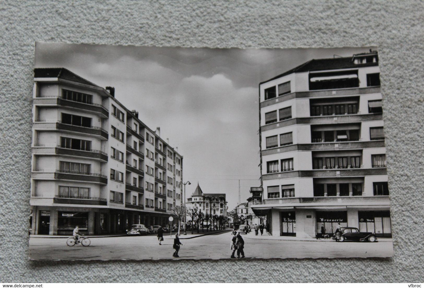 Cpsm, Annemasse, place de la Libération haute Savoie 74