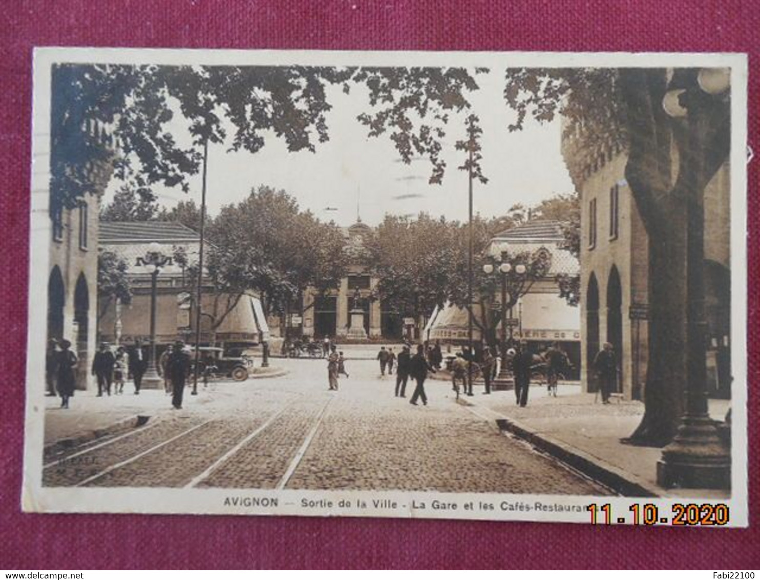 CPSM - Avignon - Sortie de la Ville - La Gare et les Cafés-Restaurants