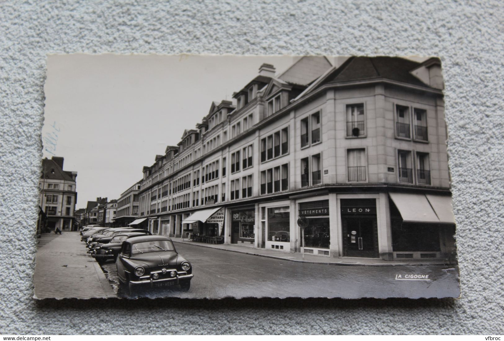 Cpsm, Beauvais, place Jeanne Hachette, Oise