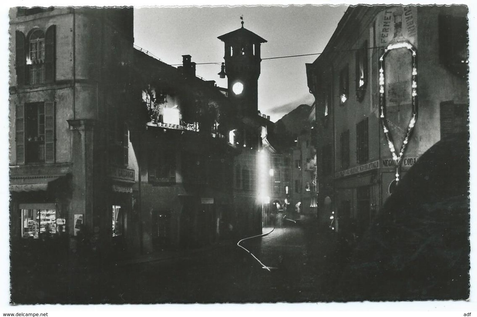 CPSM BELLINZONA DI NOTTE, VIA CAMMINATA, BELLINZONE LA NUIT, format 9 cm sur 14 cm environ, CANTON DE TESSIN, SUISSE