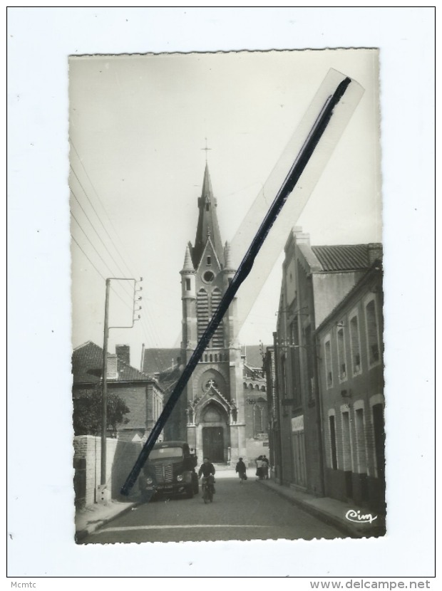 CPSM   -  Bruay sur Escaut  - Rue Clémentine Decker ( Camion ancien  )