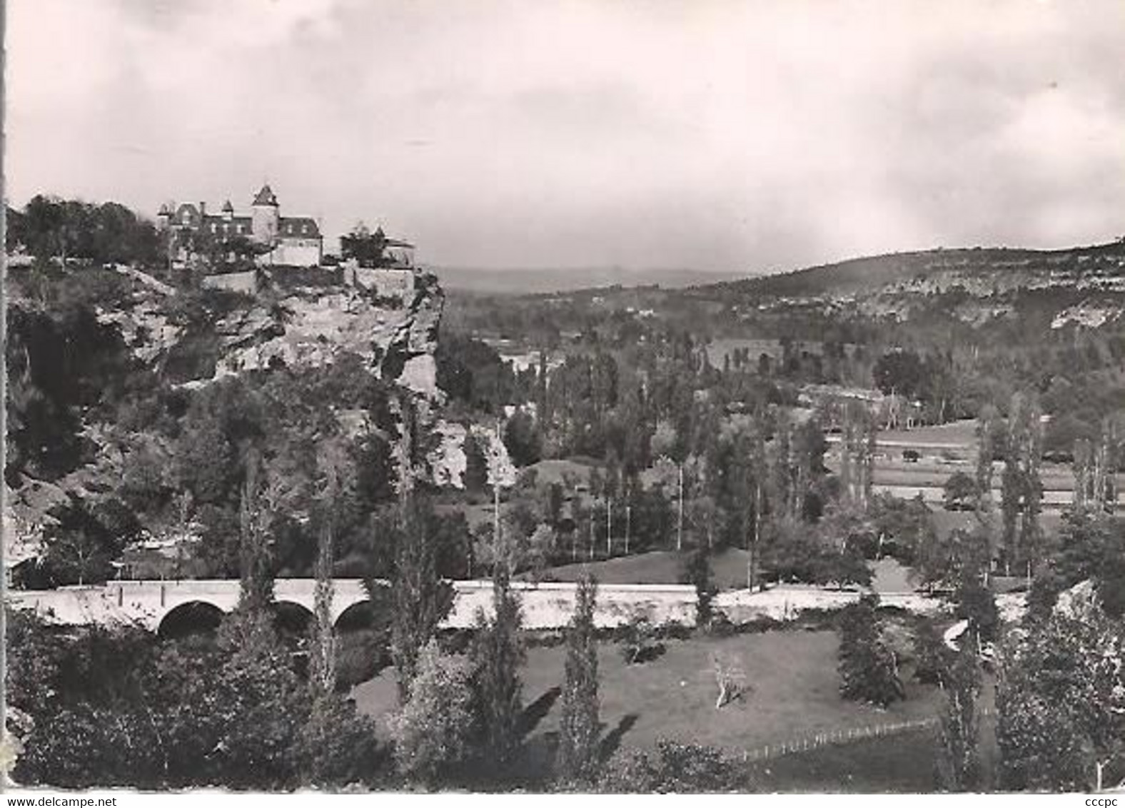 CPSM Château de Belcastel et Vallée de la Dordogne près les Grottes de Lacave