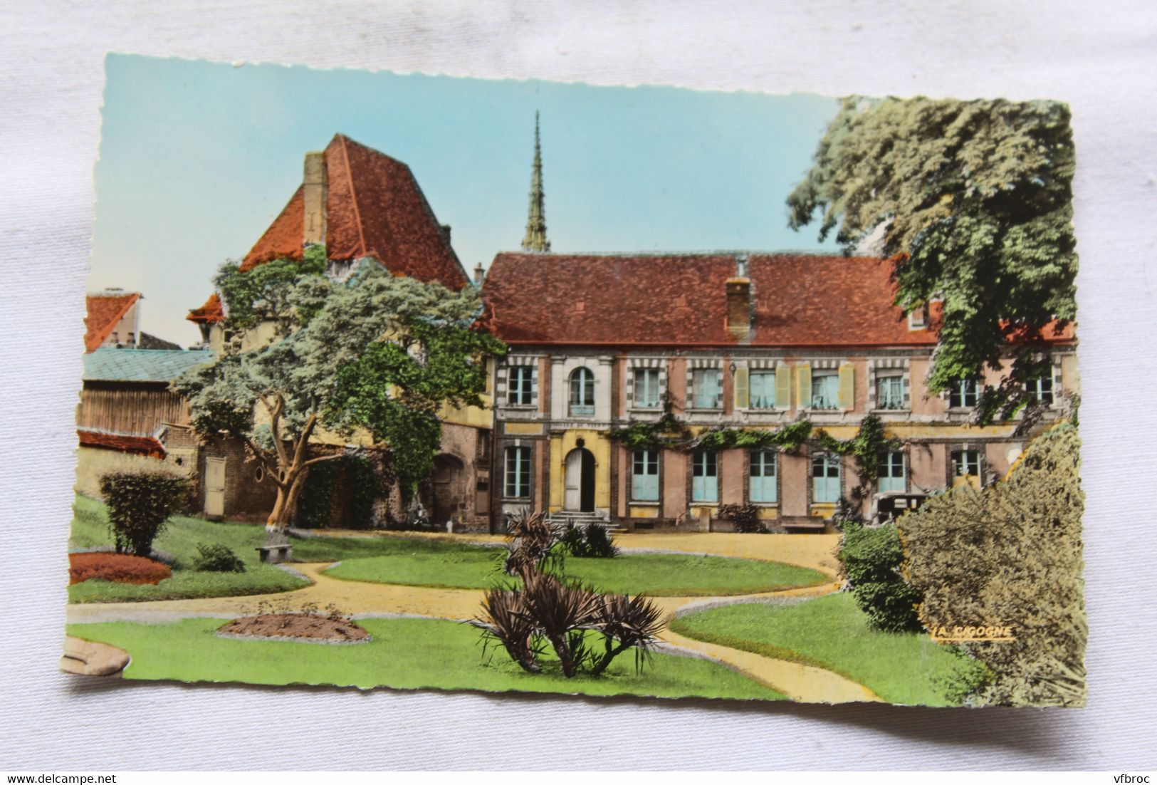 Cpsm, Conches en Ouche, le jardin de l'hôtel de ville, Eure 27