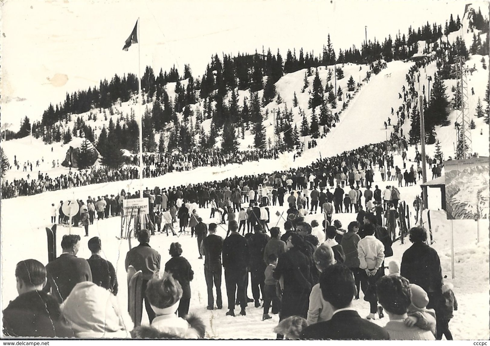 CPSM Courchevel tremplin de saut pendant une compétition