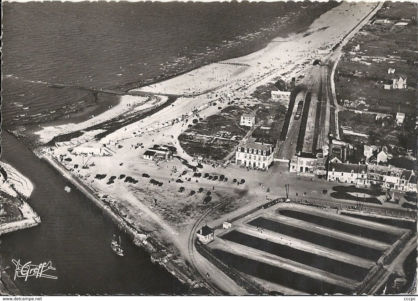 CPSM Courseulles-sur-Mer Vue aérienne La Plage