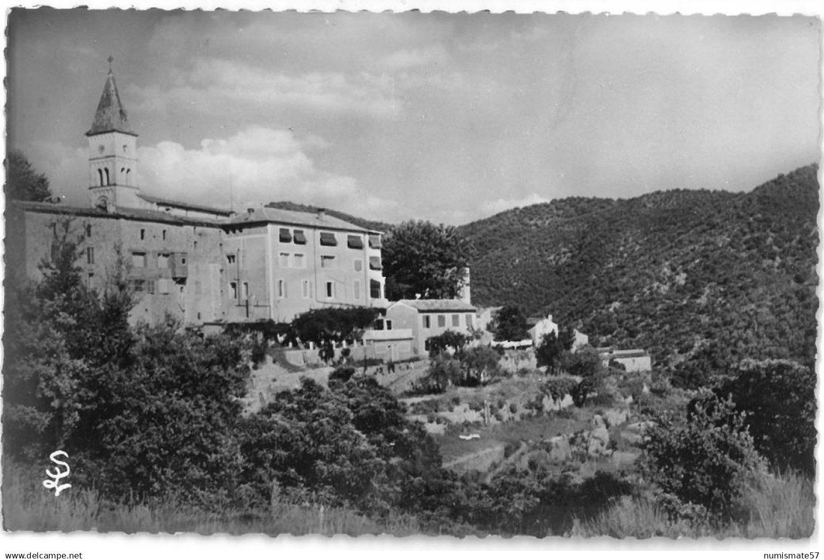 CPSM Environs du Vigan - L'Etablissement des Feux Follets sur l'Eperon du village de Notre Dame de la Rouvière