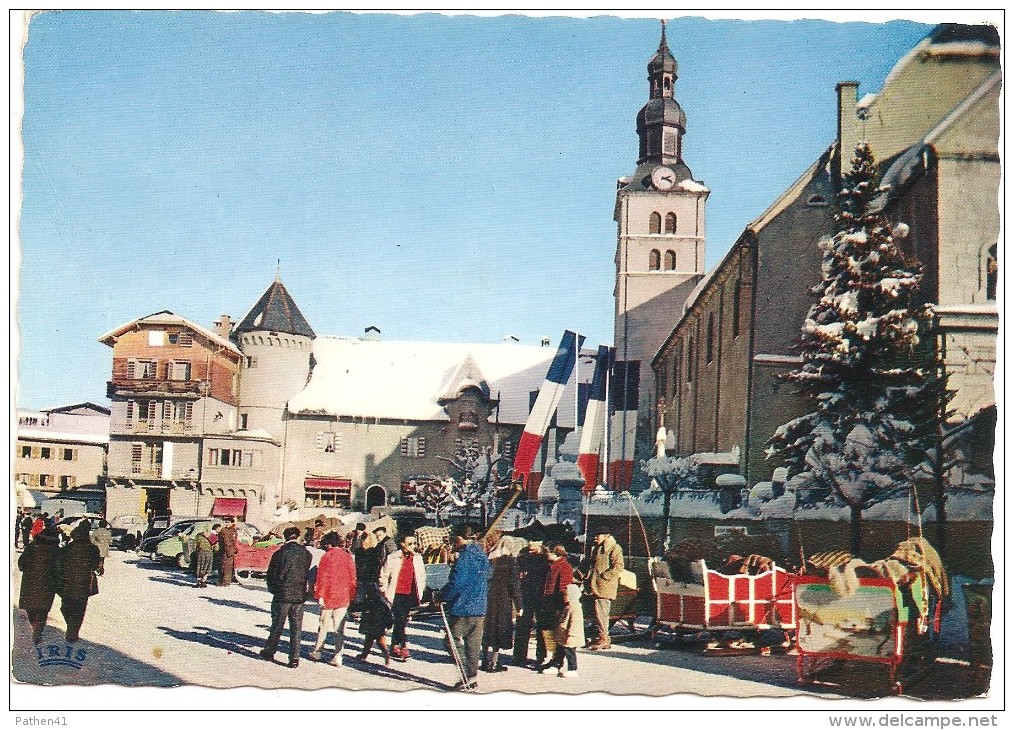 CPSM FRANCE 74 HAUTE-SAVOIE MEGEVE - Place de l'Eglise - Départ des traineaux - 1961