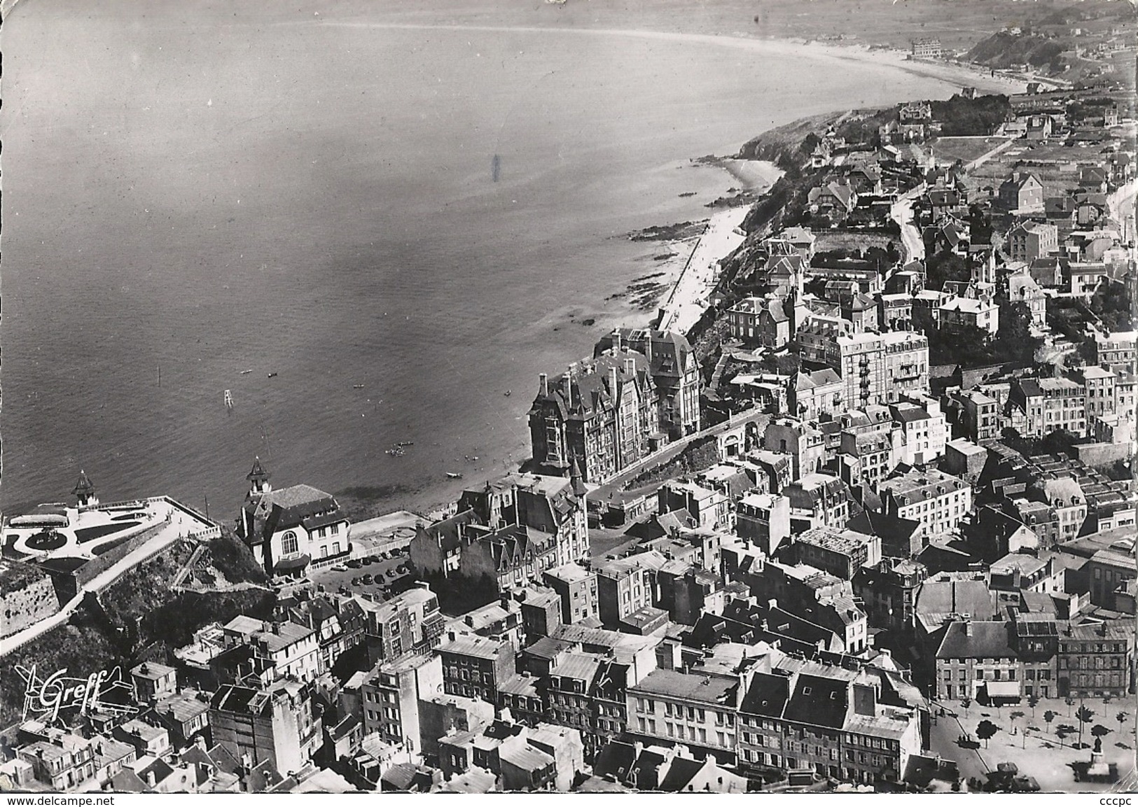 CPSM Granville vue aérienne de Granville et la plage de Donville