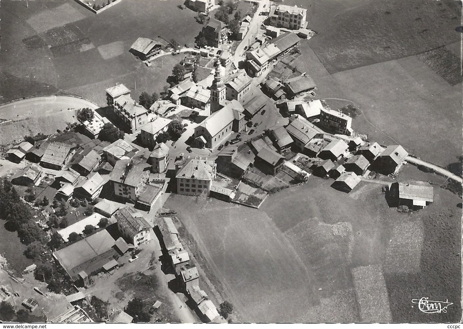 CPSM La Clusaz Vue Panoramique aérienne