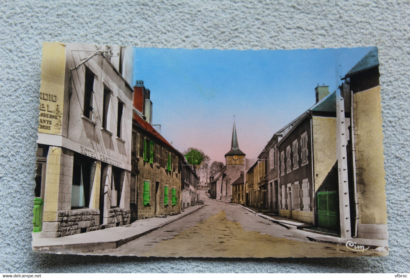 Cpsm, la Courtine, rue de l'église, Creuse 23