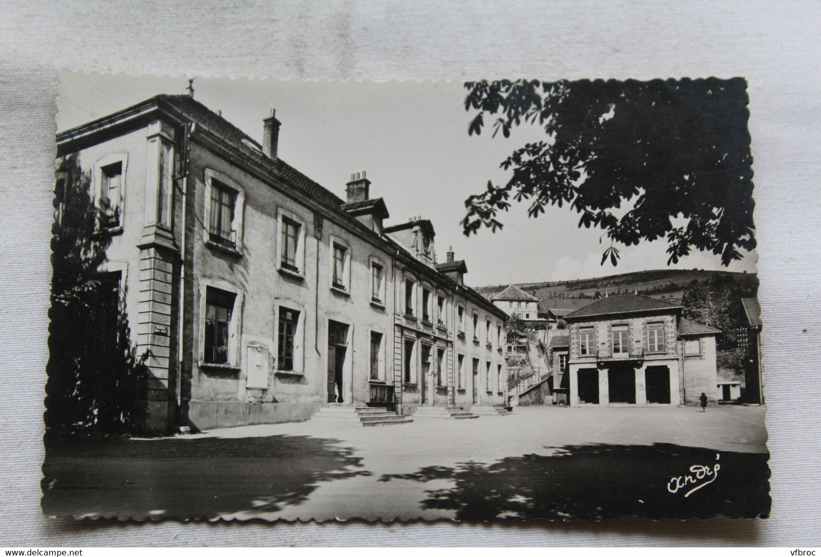 Cpsm, la Motte d'Aveillans, mairie et salle des fêtes, Isère 38