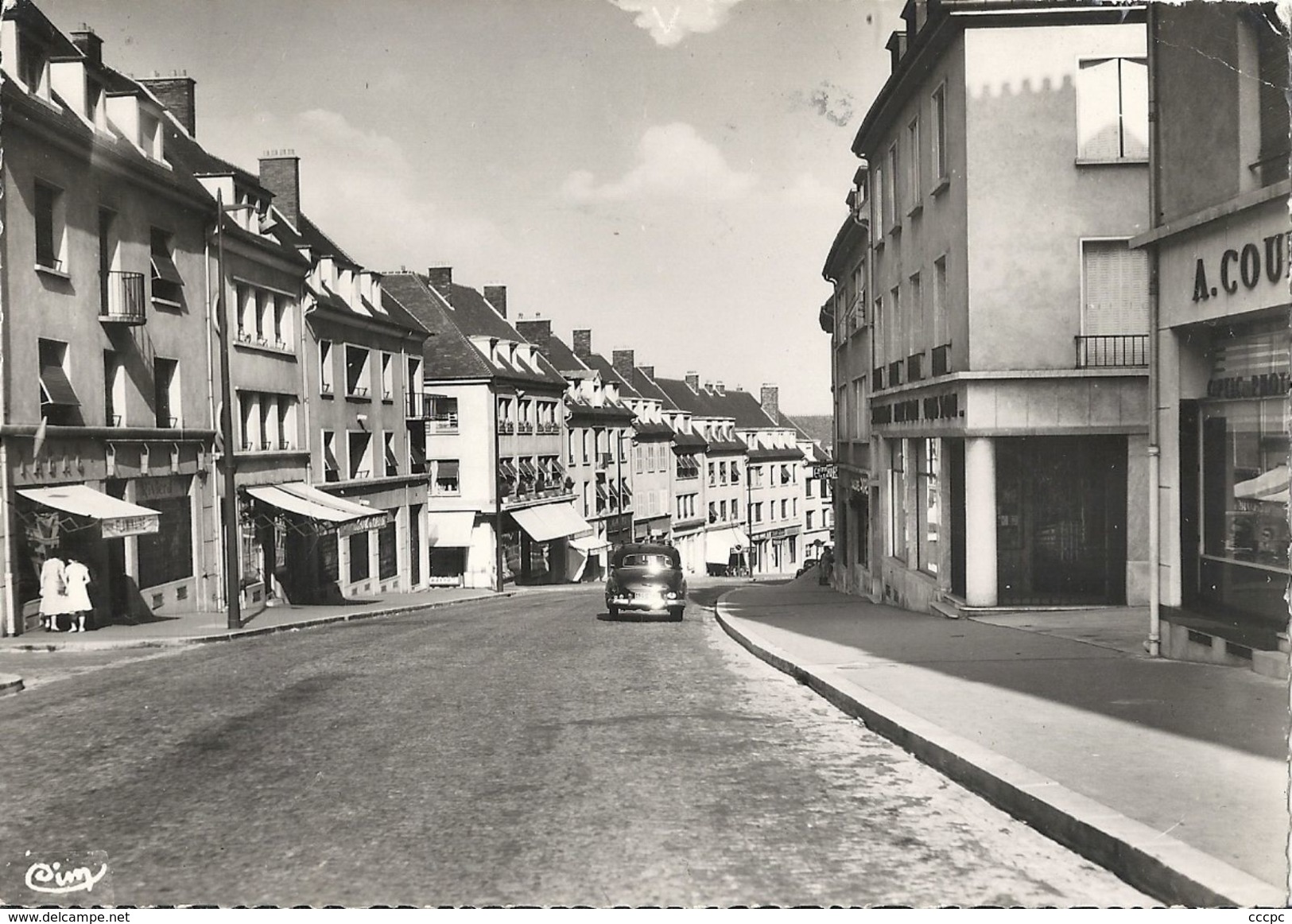 CPSM Le Creusot rue Maréchal Leclerc