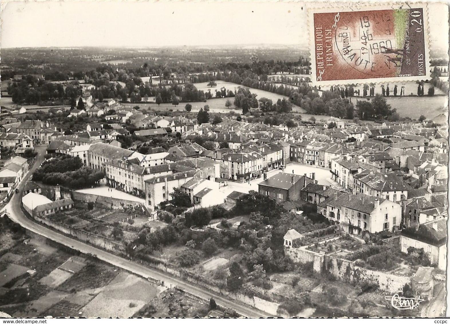 CPSM Le Dorat vue aérienne A la Place et le Collège moderne