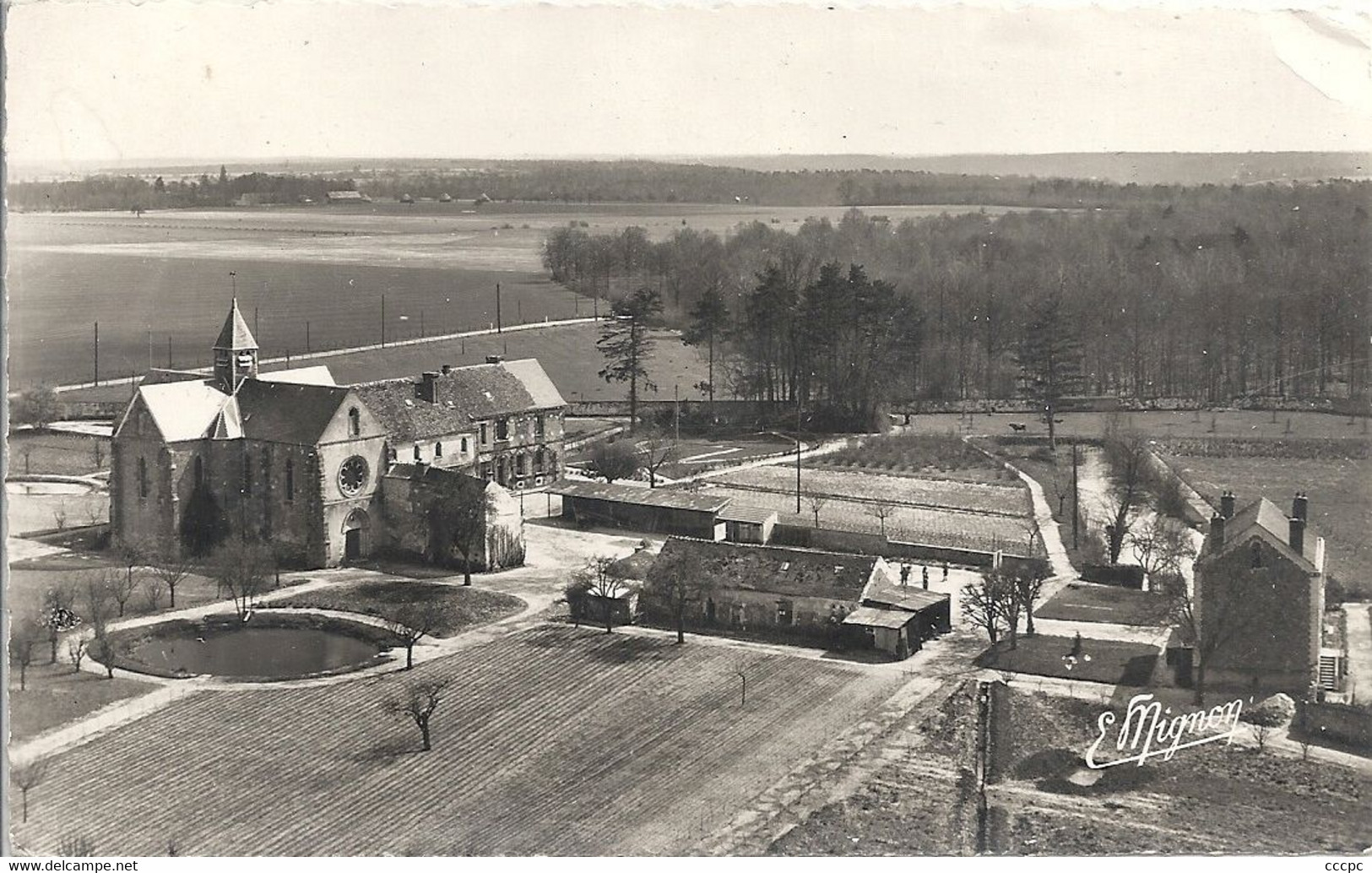 CPSM Le Mesnil-Saint-Denis Ecole Horticole N.D. de la Roche