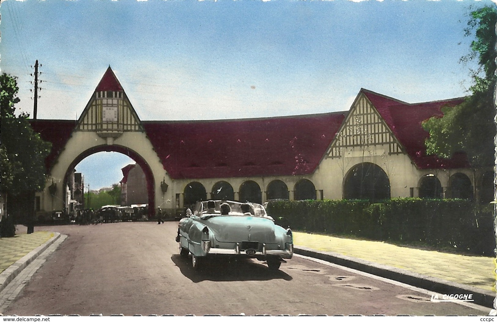 CPSM Le Touquet Le Marché Couvert - voiture ancienne