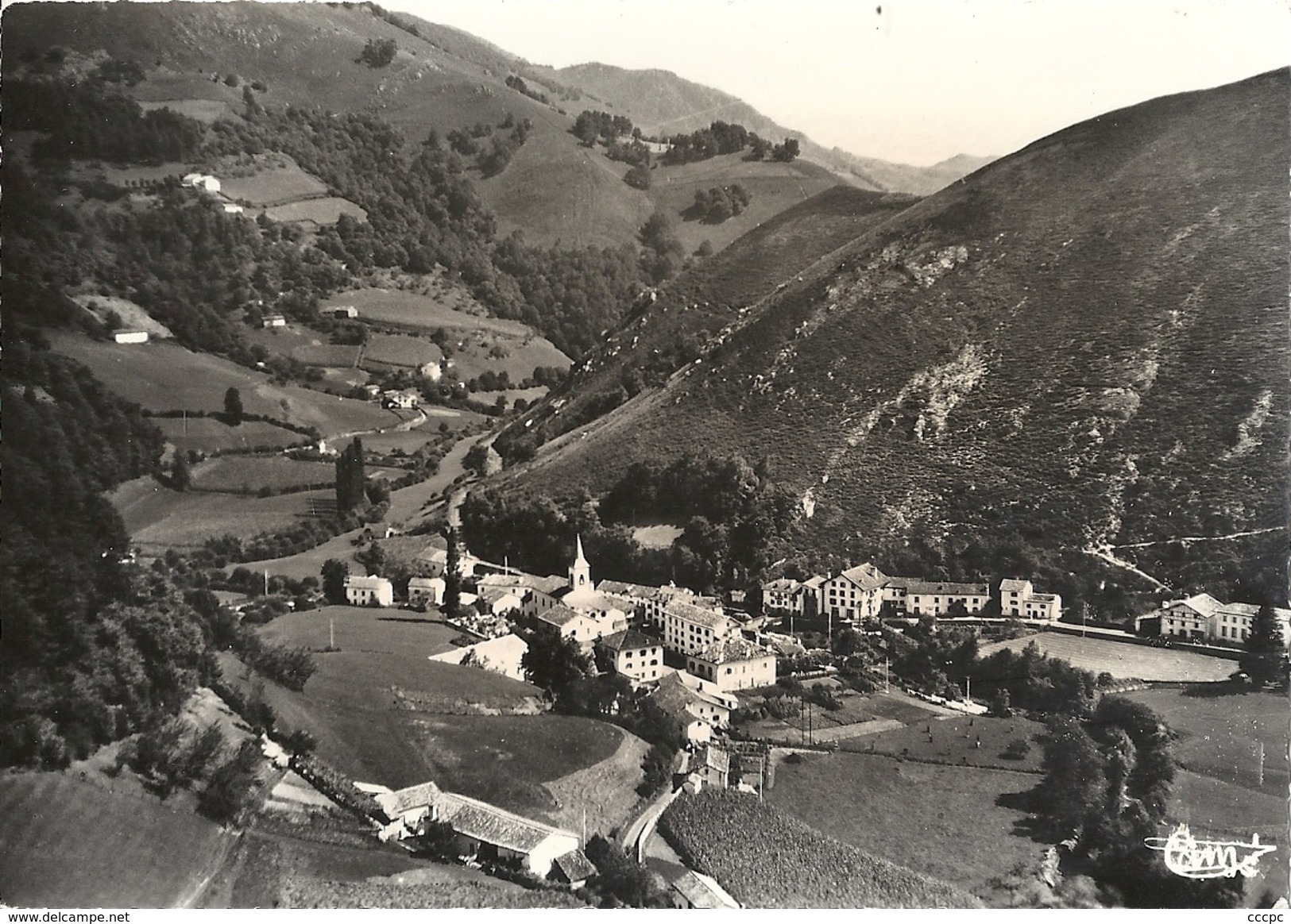 CPSM Les Aldudes vue générale aérienne